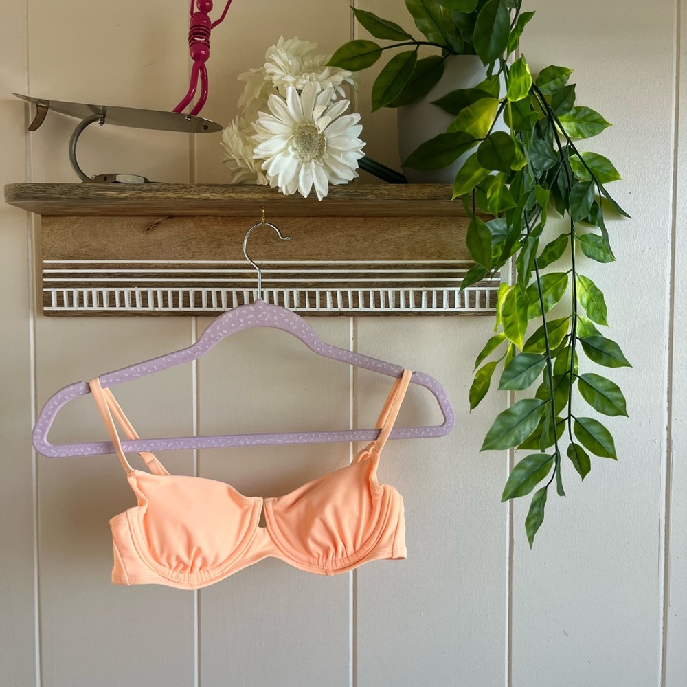 Underwire bikini top in peach - Picture 7 of 8